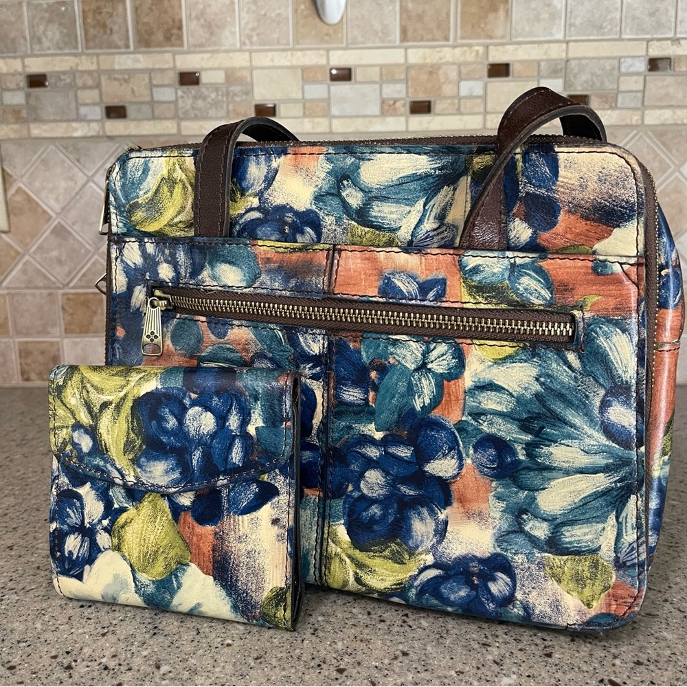 Patricia Nash Blue Multi Floral Shoulder Tote with Matching Wallet